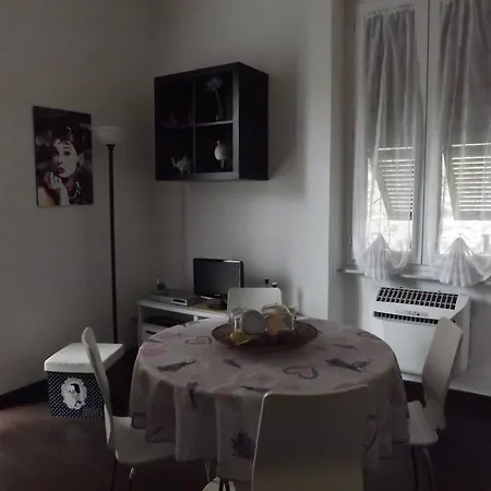 Daffy House *